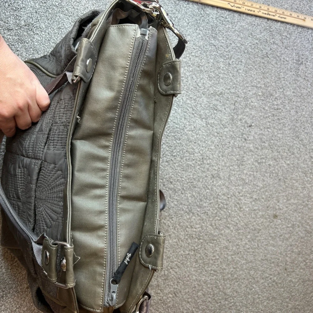 Petunia Pickle Bottom Diaper Bag Grey Quilted Shell Pattern city carryall casual